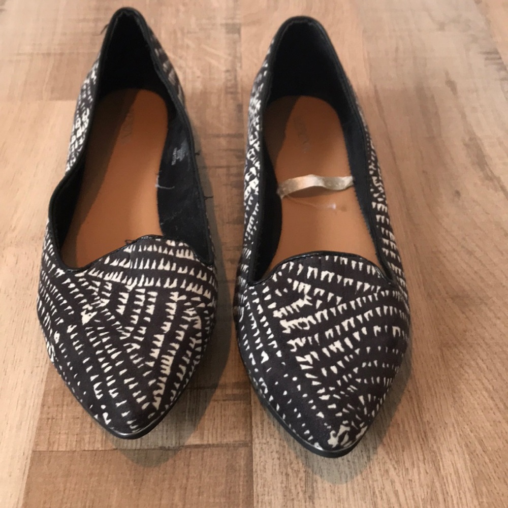 Merona black and white patterned flats